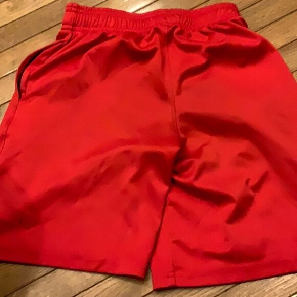 YXS UNDER ARMOUR Boy’s Shorts - Picture 4 of 4